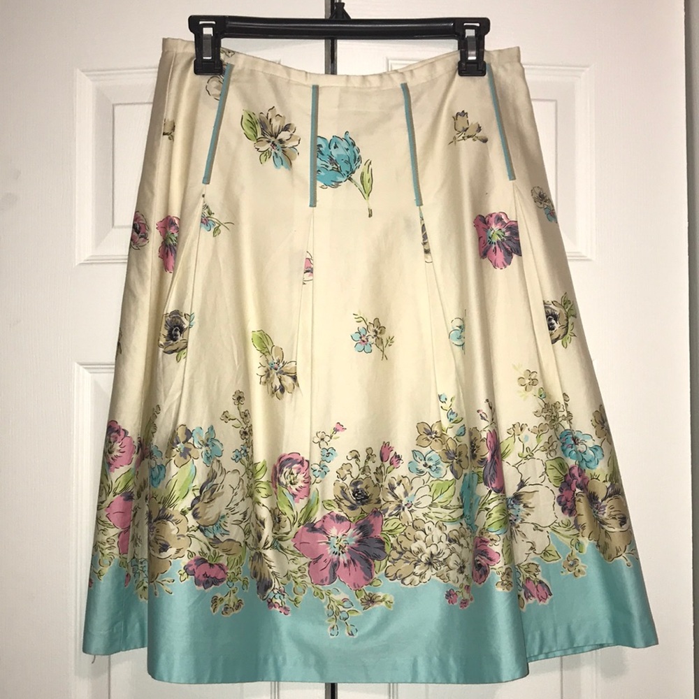 Beautiful beige spring skirt